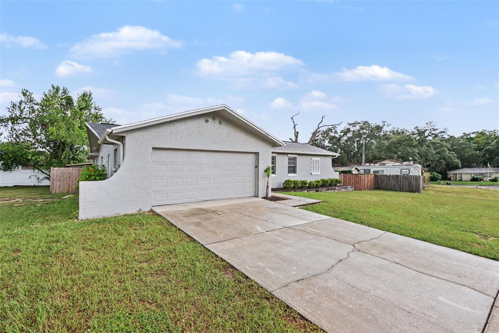 1909 Shannonwood Ct, Brandon, FL 33510 photo
