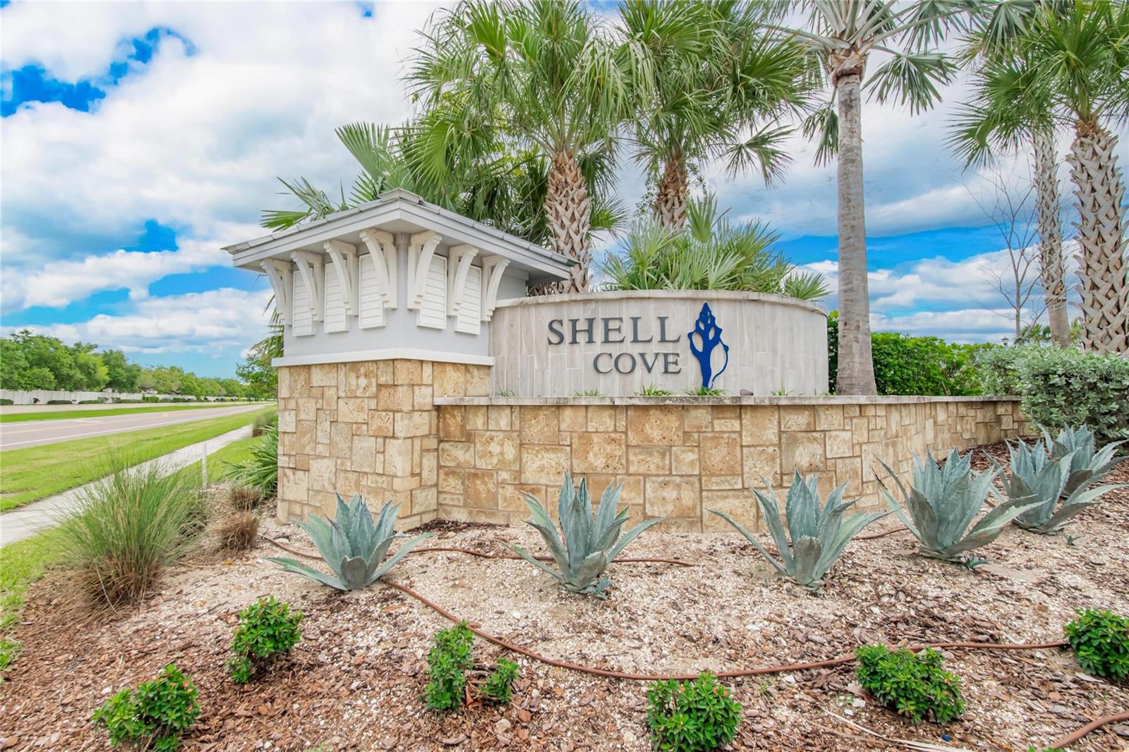 1325 Anchor Bend Dr, Ruskin, FL 33570 photo