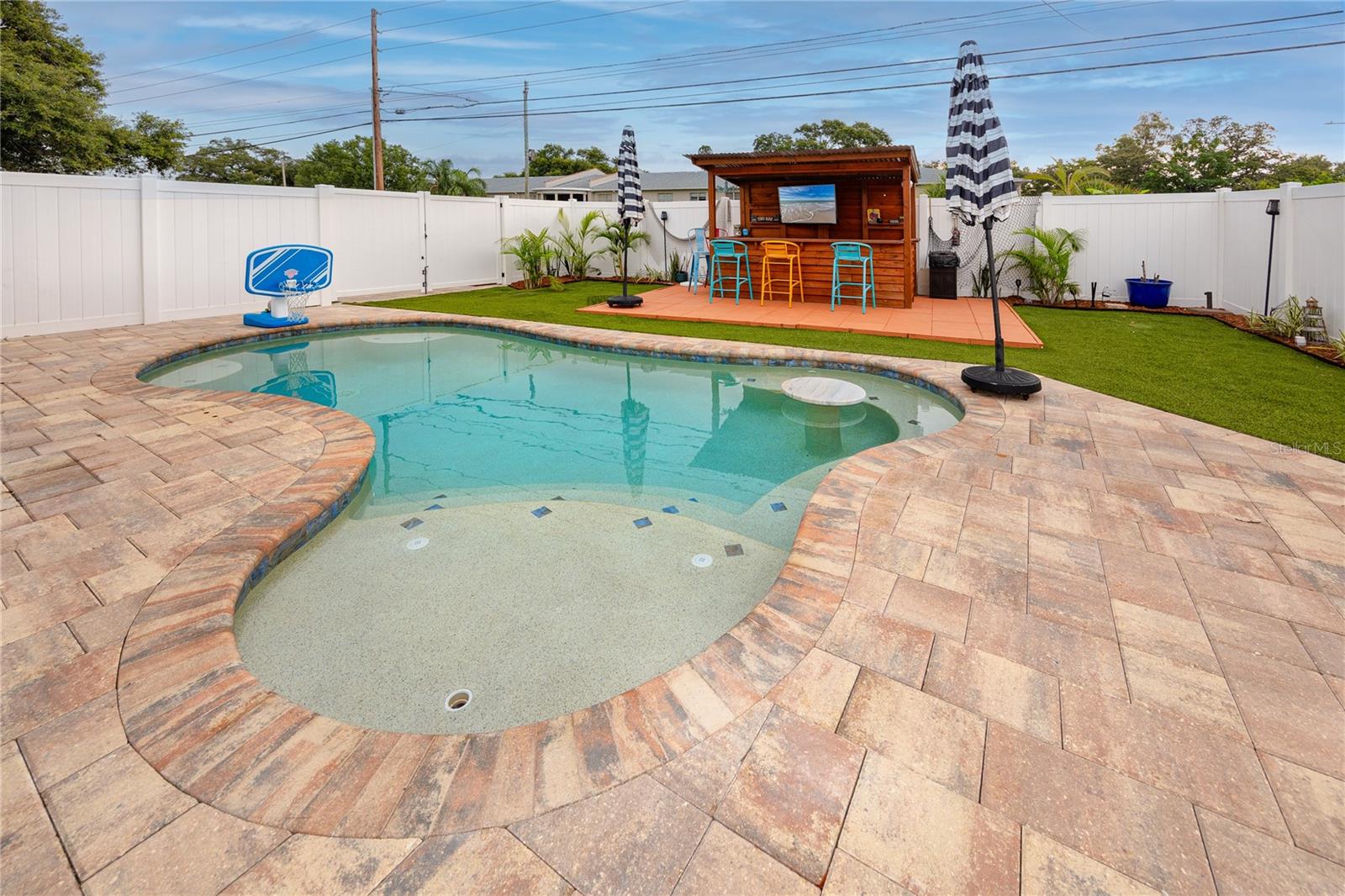 6200 52 Ave, Saint Petersburg, FL 33709 photo
