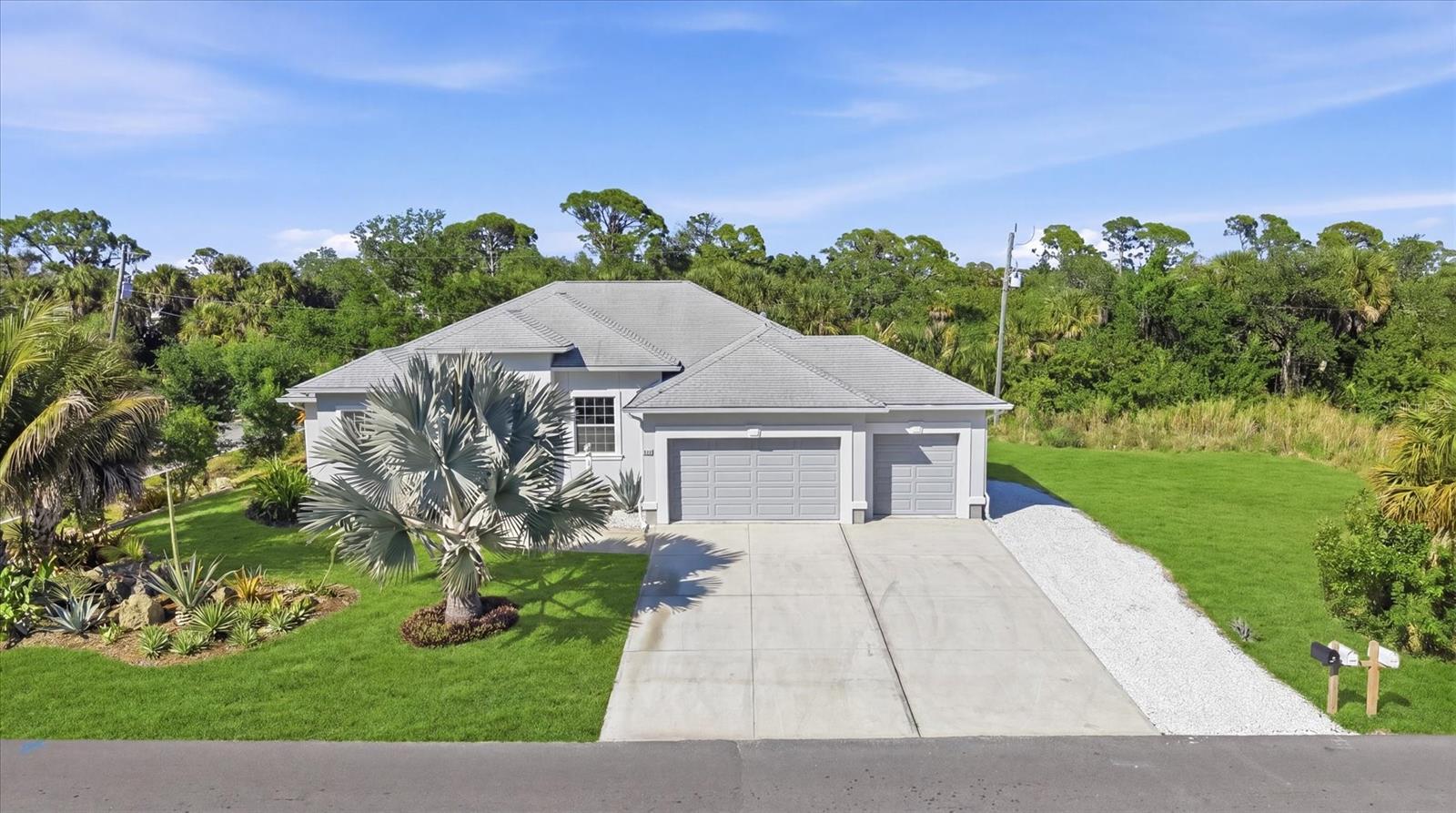 1112 Seneca Rd, Venice, FL 34293 photo