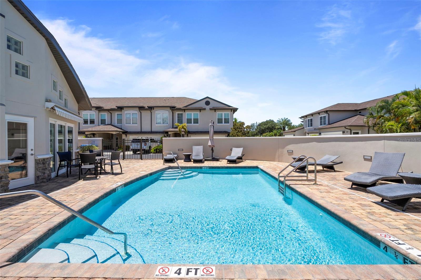 771 Date Palm Ln, Saint Petersburg, FL 33707 photo
