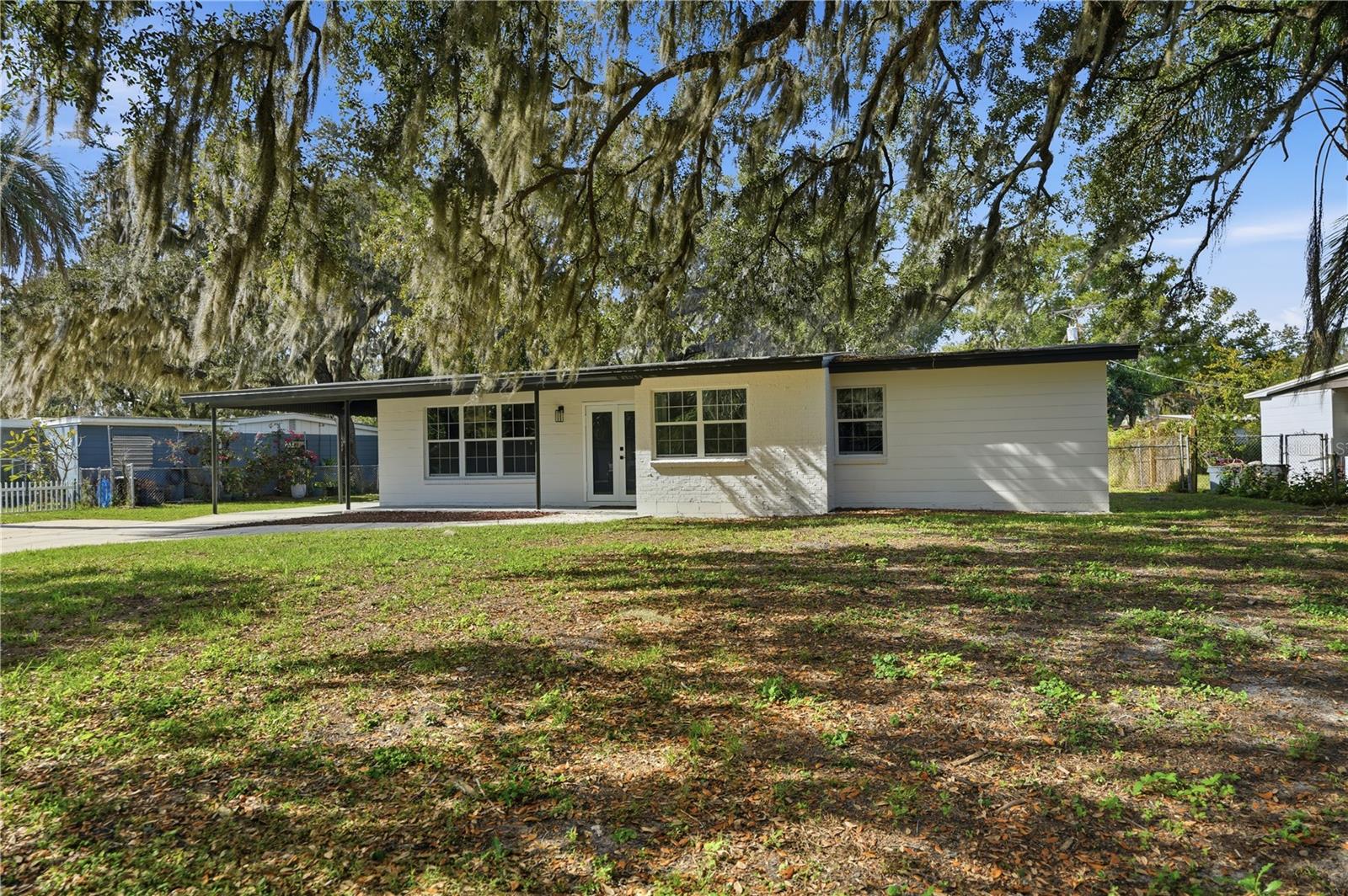 707 Aberdeen Cir, Tampa, FL 33617 photo