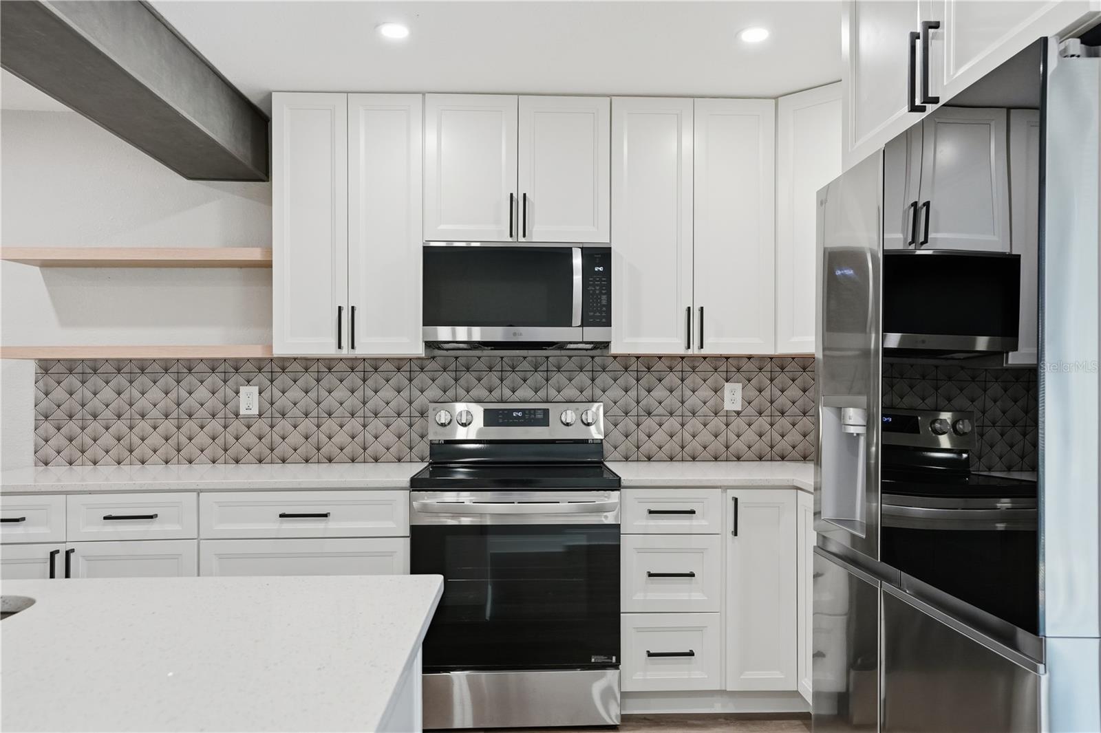 707 Aberdeen Cir, Tampa, FL 33617 photo