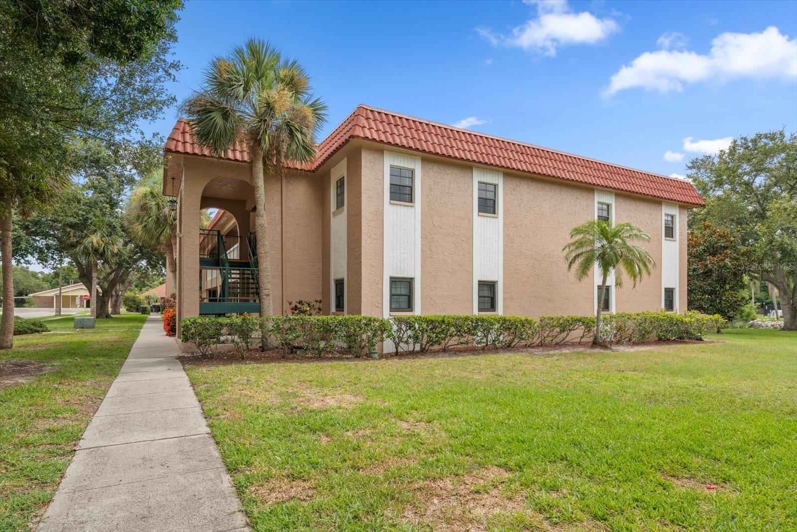 1750 Belleair Forest Dr #B 8, Belleair, FL 33756 photo