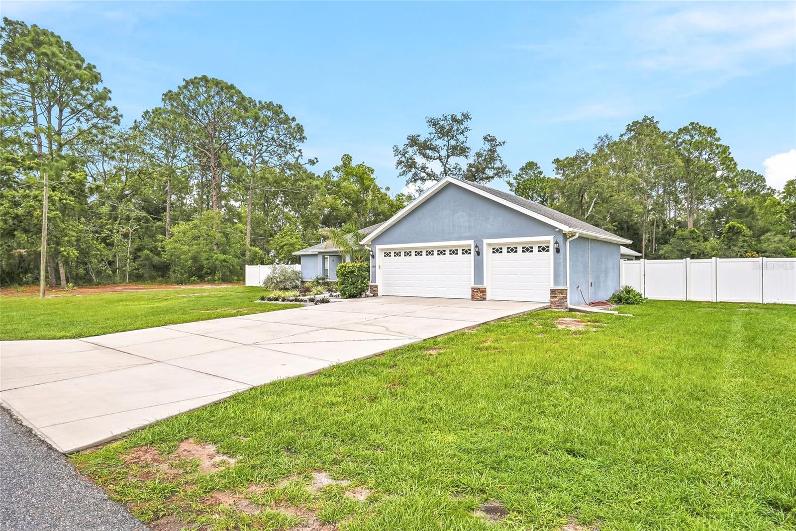 1180 Battersea Ave, Spring Hill, FL 34609 photo