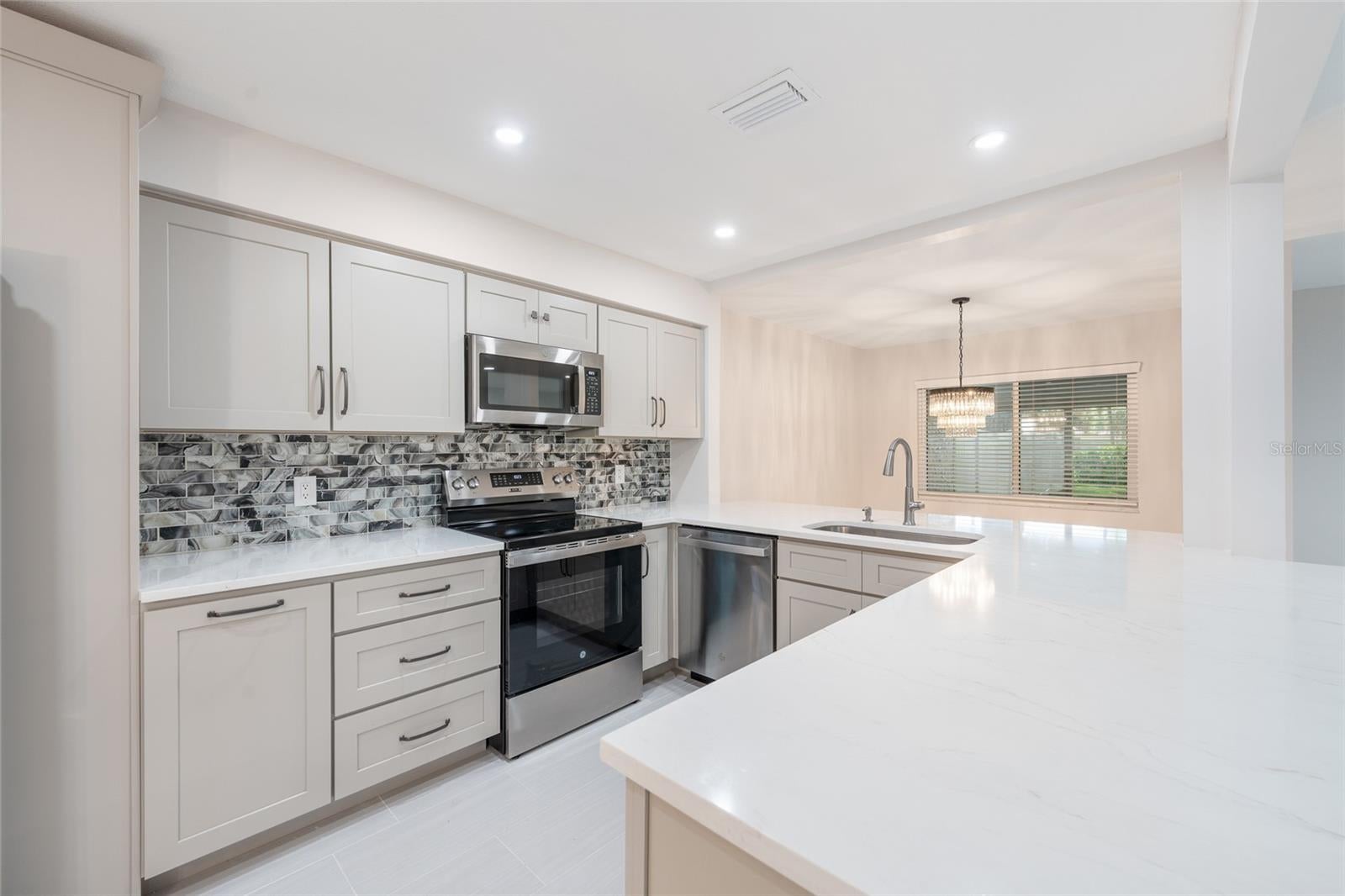 8137 Citrus Chase Dr, Orlando, FL 32836 photo