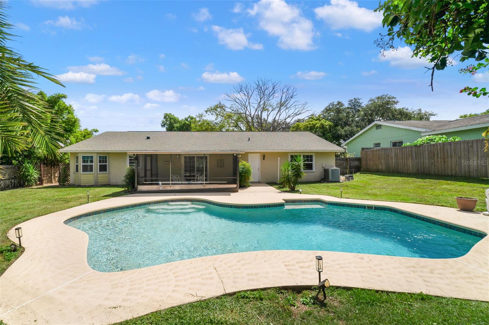 620 Arvern Dr, Altamonte Springs, FL 32701 photo