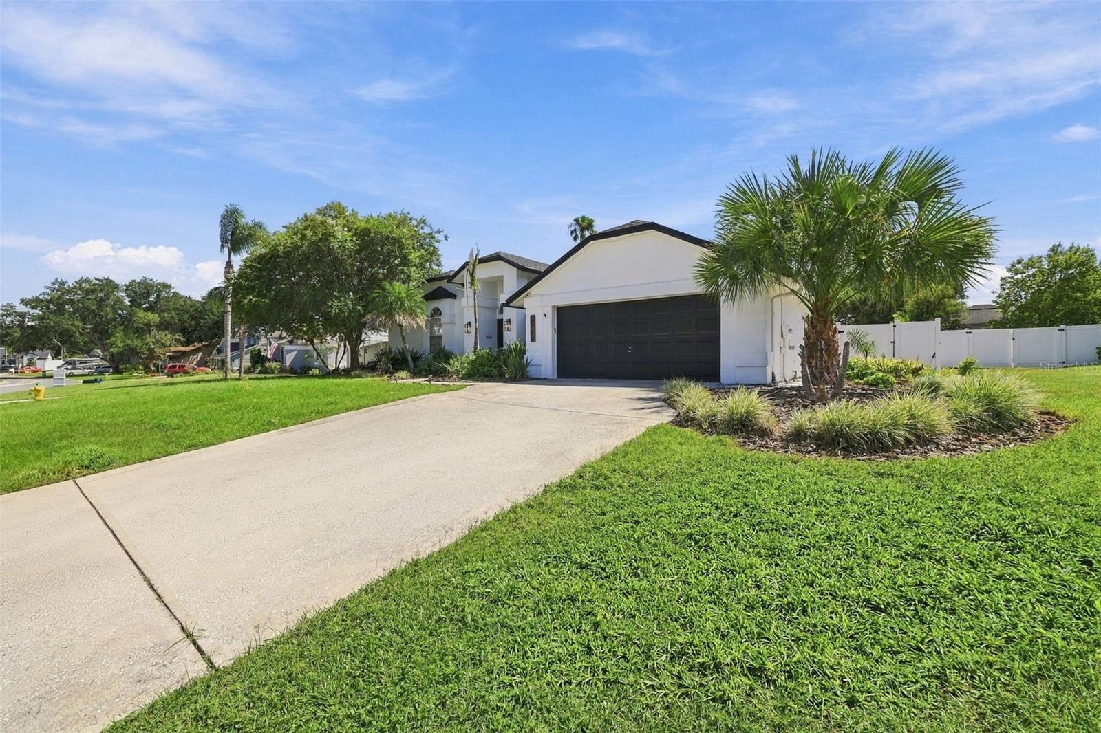 2722 Buckhorn Oaks Dr, Valrico, FL 33594 photo