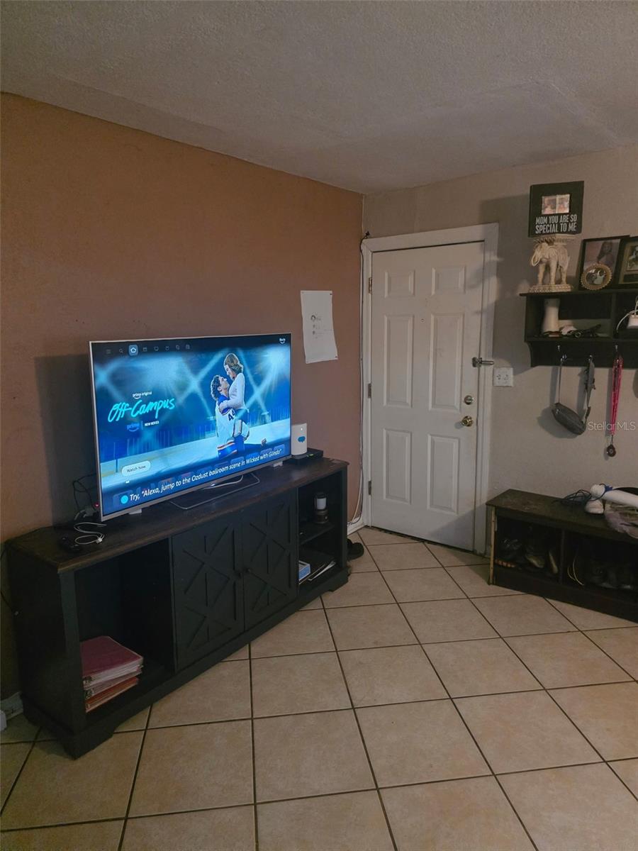 8311 N 18 St, Tampa, FL 33604 photo