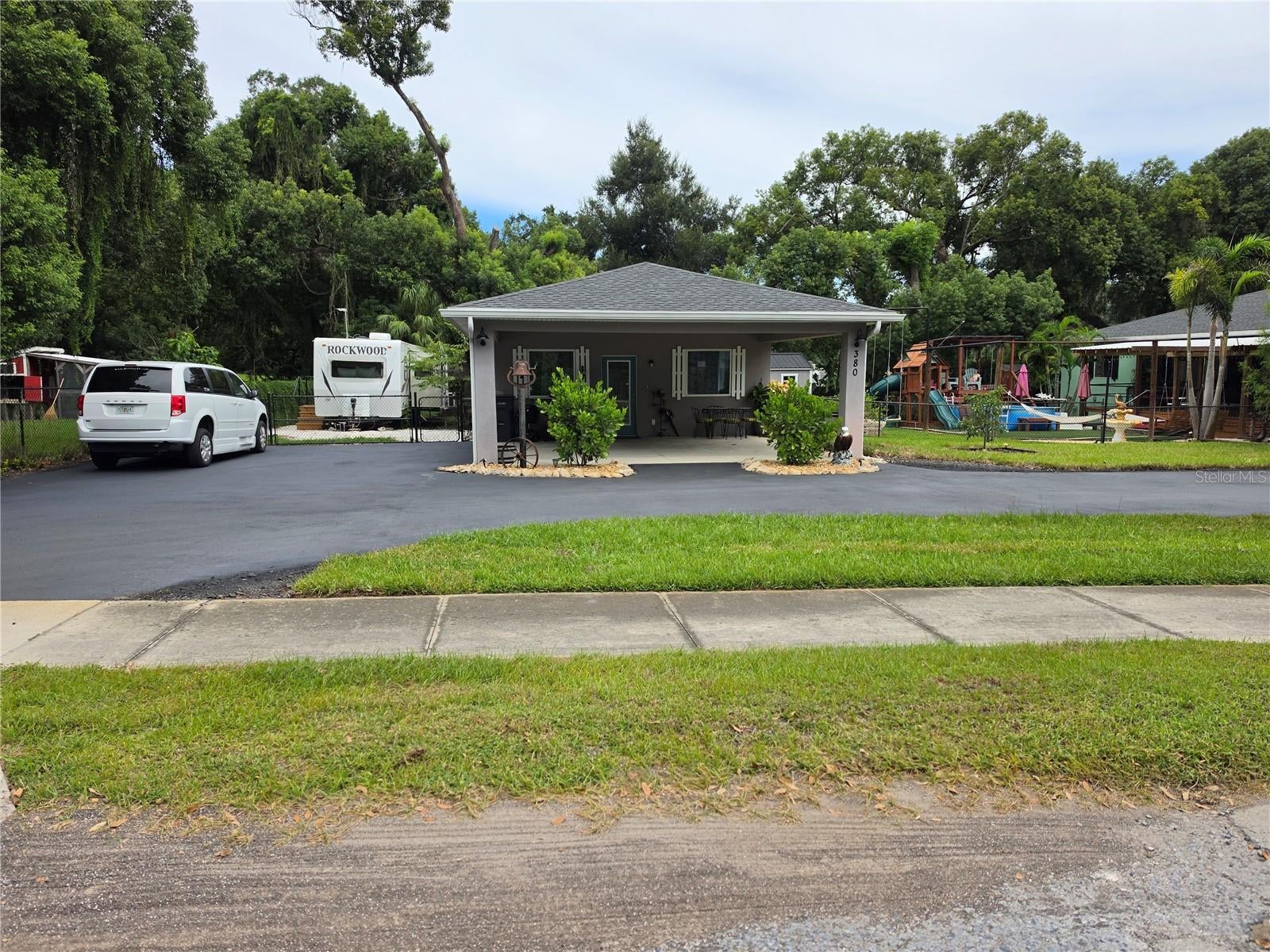 390 Henderson Ave, Seffner, FL 33584 photo