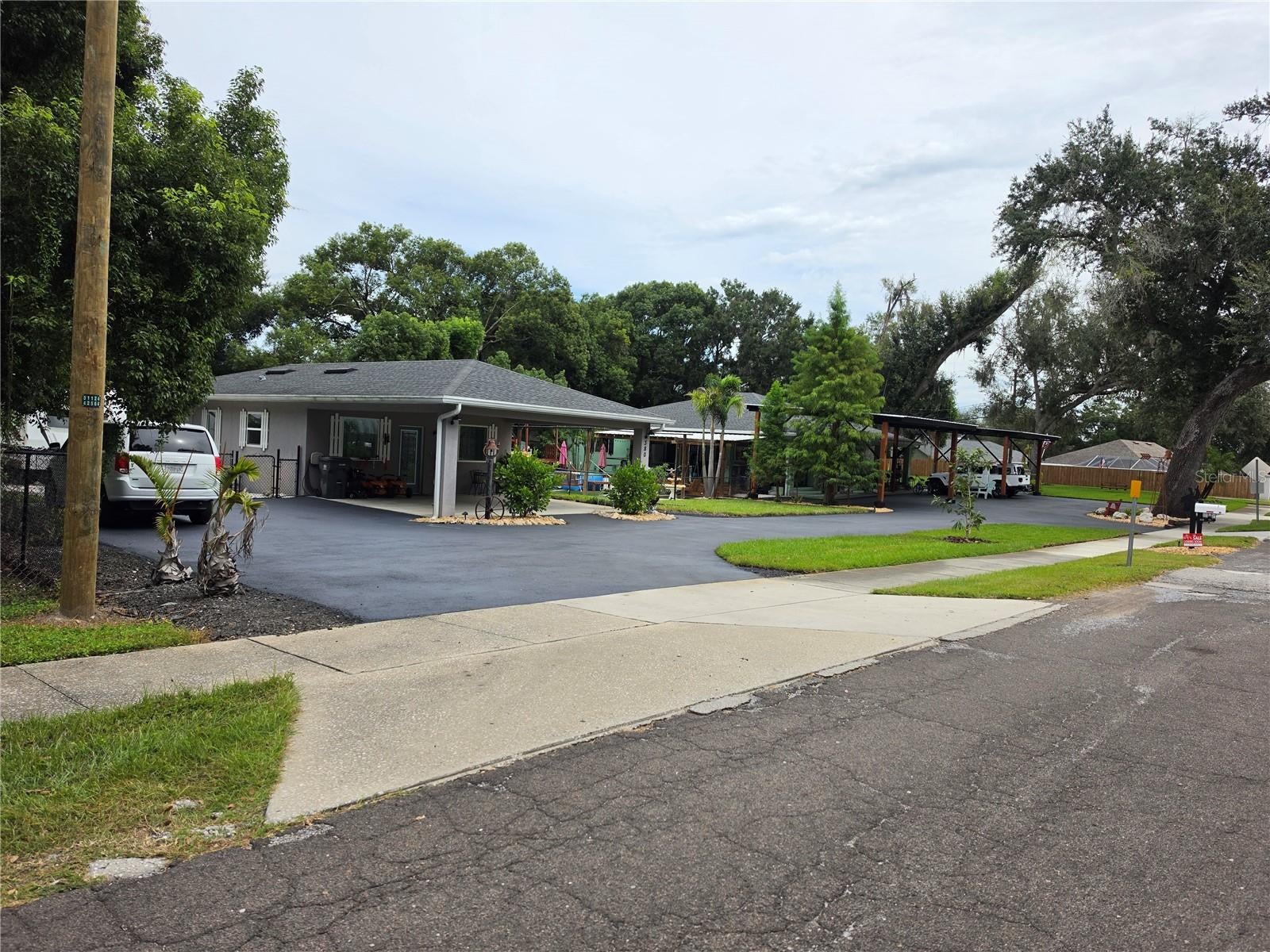 390 Henderson Ave, Seffner, FL 33584 photo