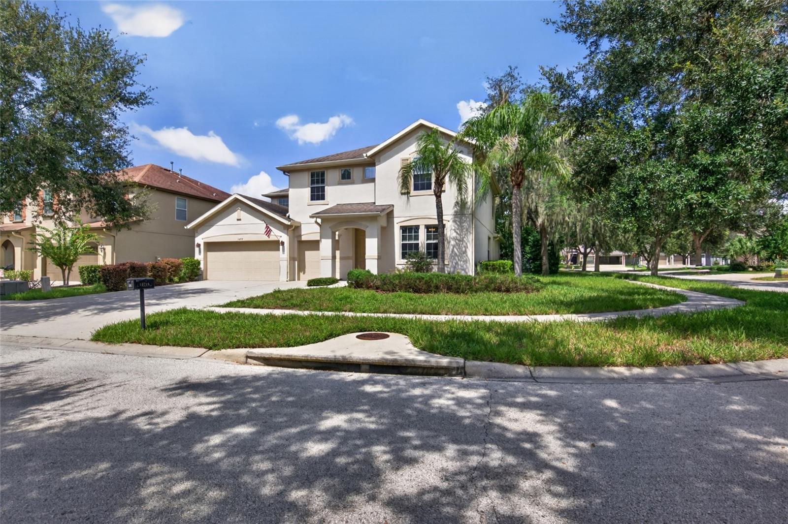 15718 Starling Dale Ln, Lithia, FL 33547 photo