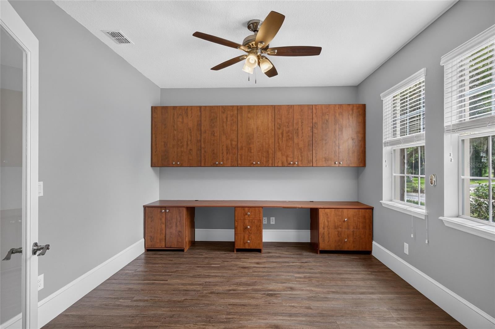 15718 Starling Dale Ln, Lithia, FL 33547 photo