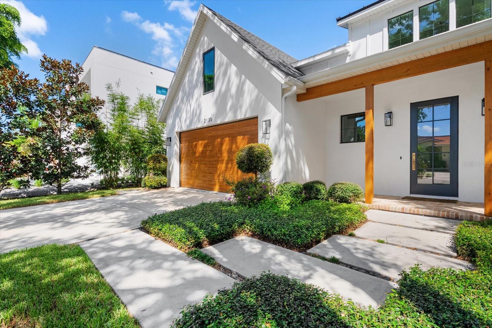2135 Datura St, Sarasota, FL 34239 photo