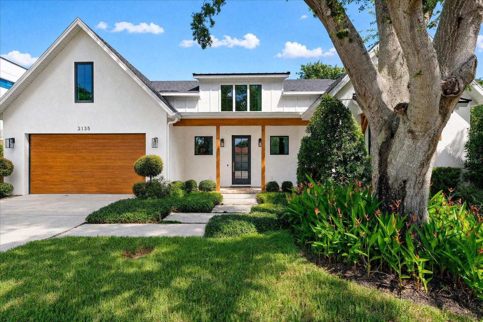 2135 Datura St, Sarasota, FL 34239 photo