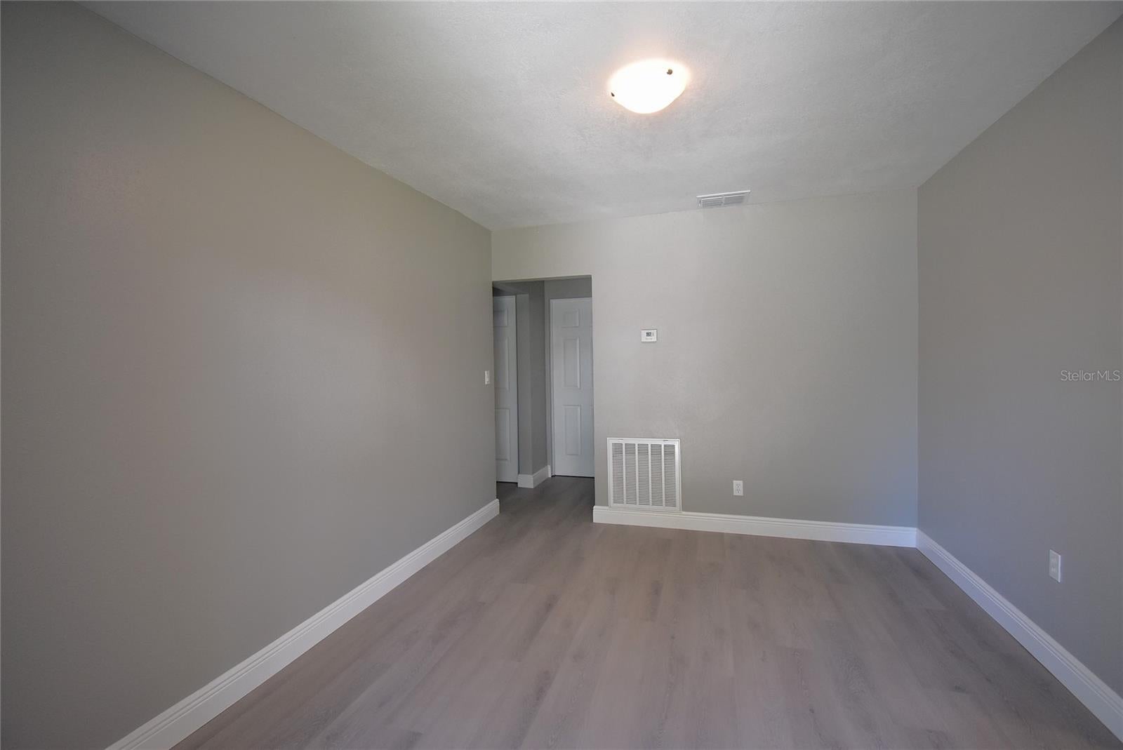 4027 7 St, Saint Petersburg, FL 33705 photo