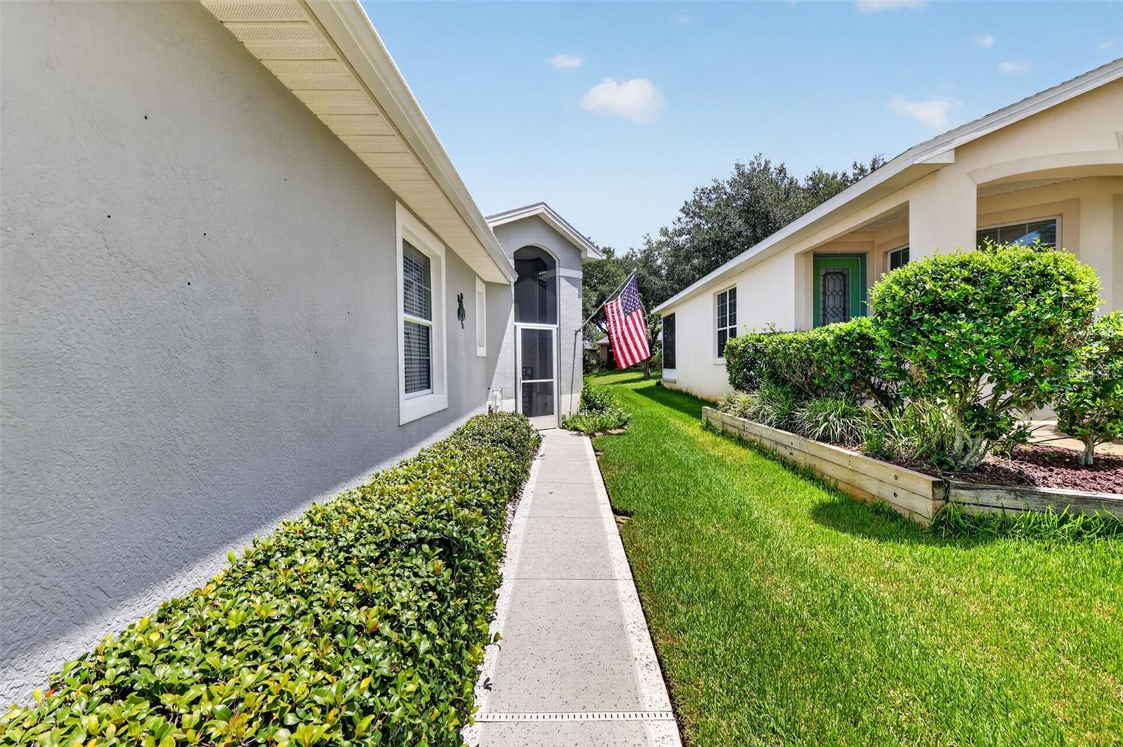 20512 Queen Alexandra Dr, Leesburg, FL 34748 photo