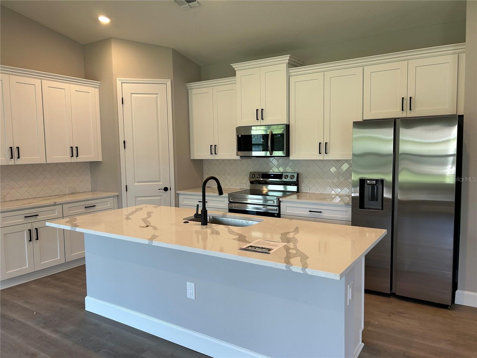 51 Grass St, Homosassa, FL 34446 photo