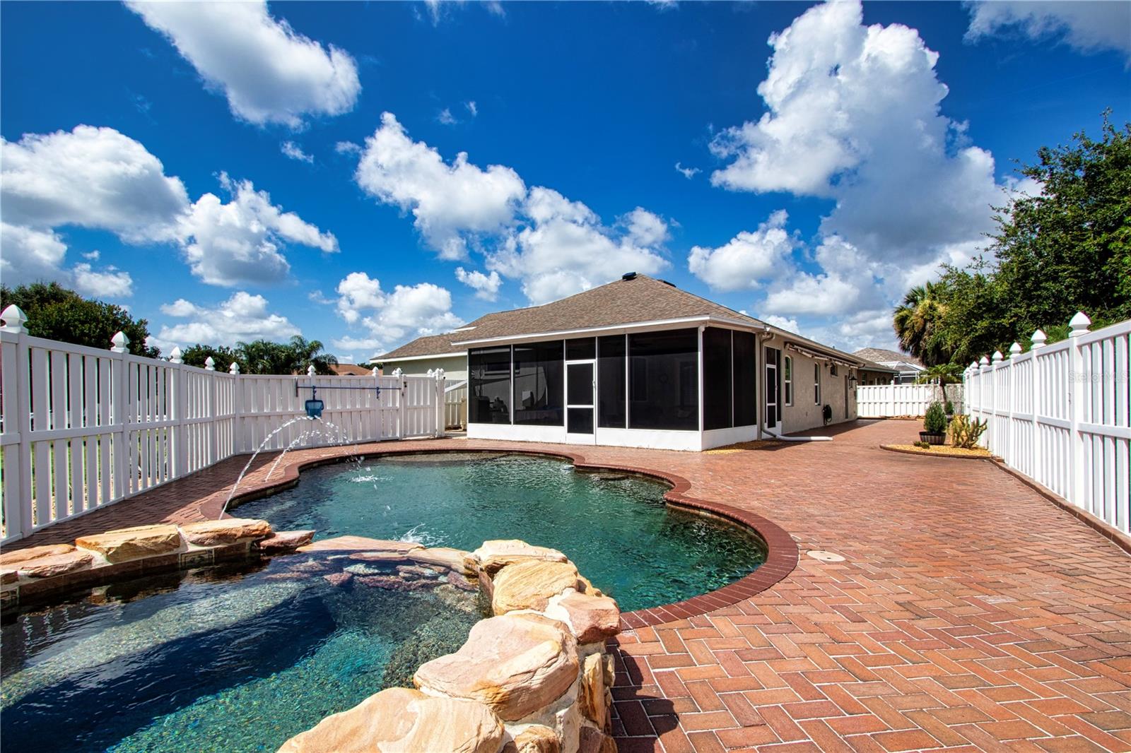 515 Planters Manor Way, Bradenton, FL 34212 photo