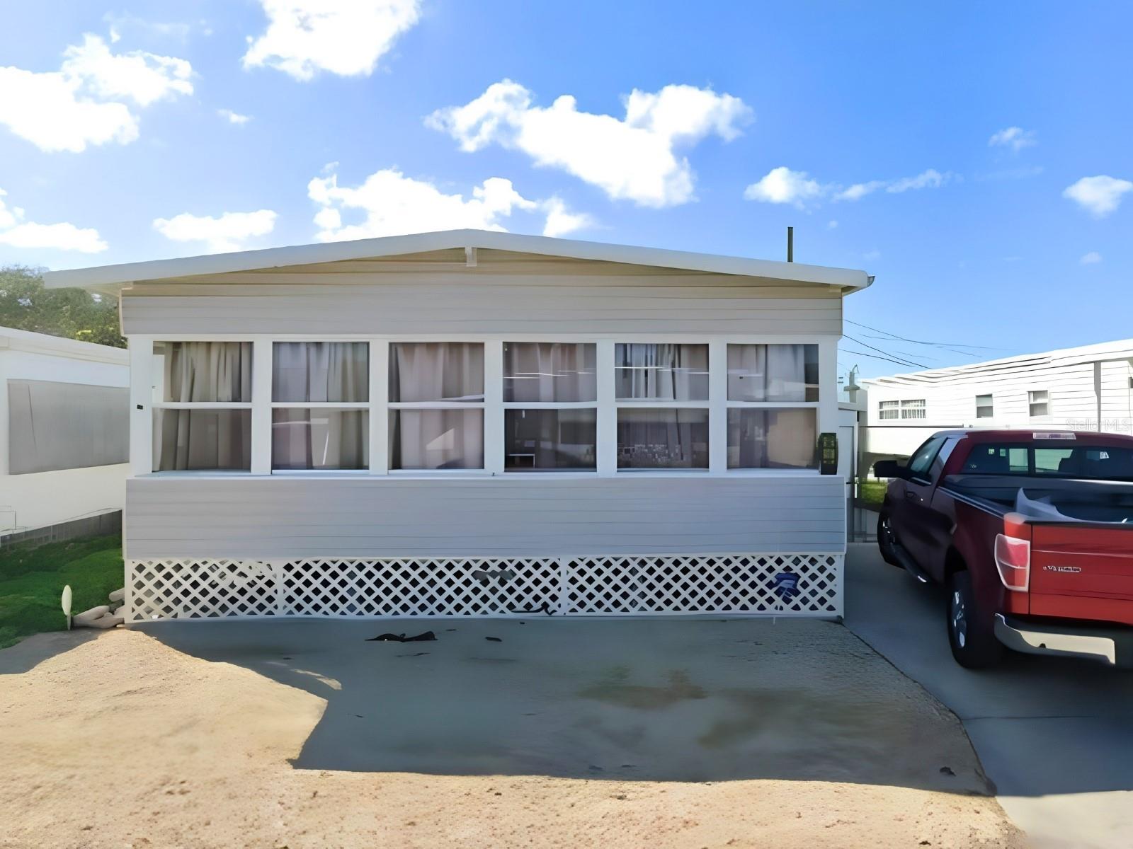 916 51 Avenue Plz, Bradenton, FL 34207