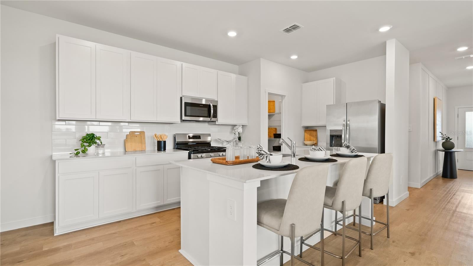 738 Tundra Loop, Groveland, FL 34736 photo