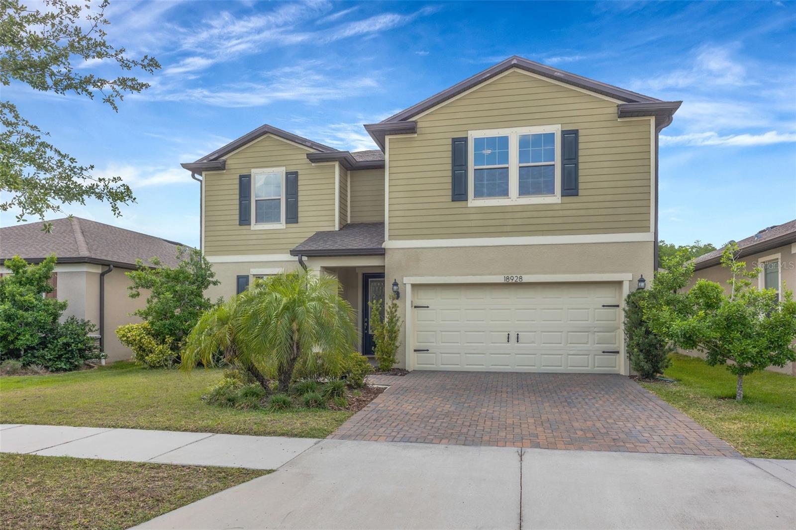 18928 Willowmore Cedar Dr, Lutz, FL 33558