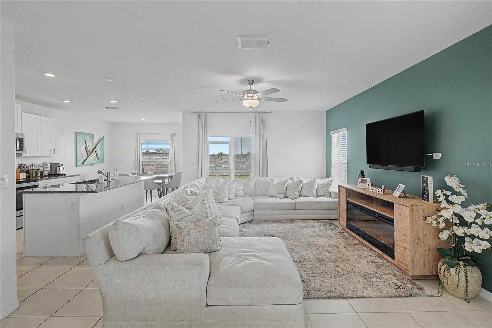 6357 Beverly Hills Dr, Zephyrhills, FL 33541 photo
