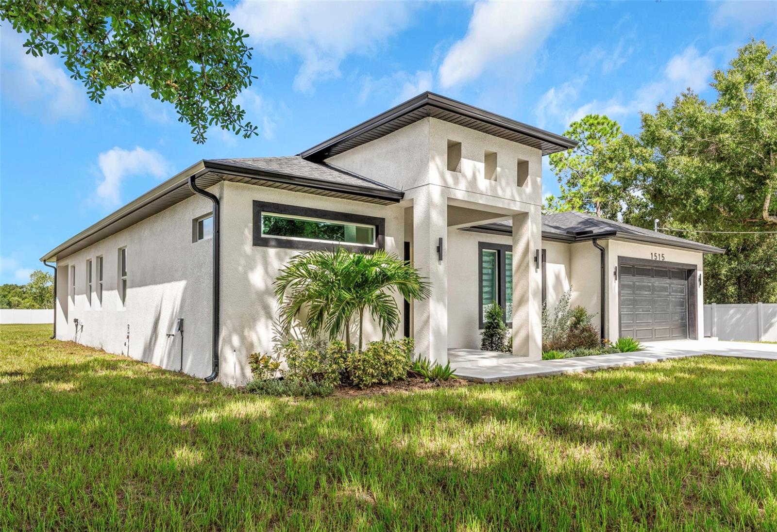 1515 30 St, Ruskin, FL 33570 photo