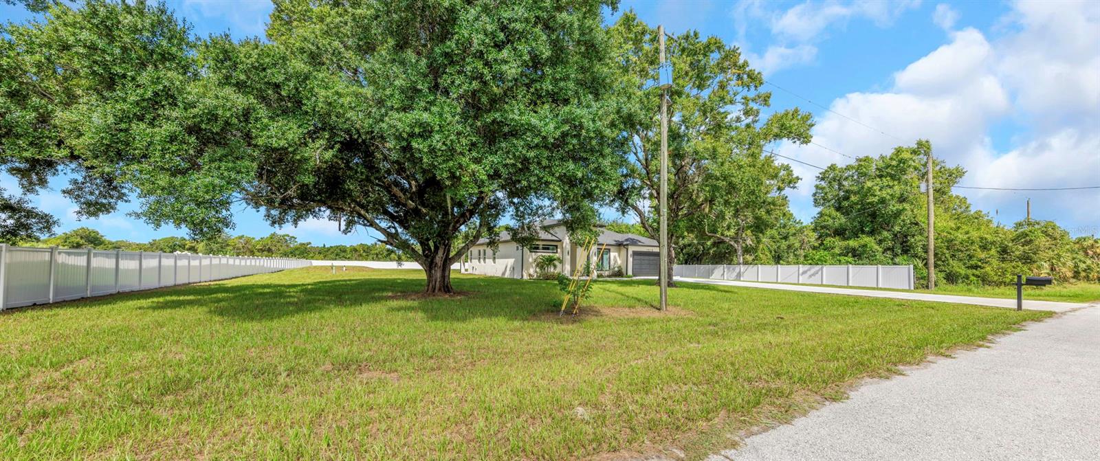 1515 30 St, Ruskin, FL 33570 photo