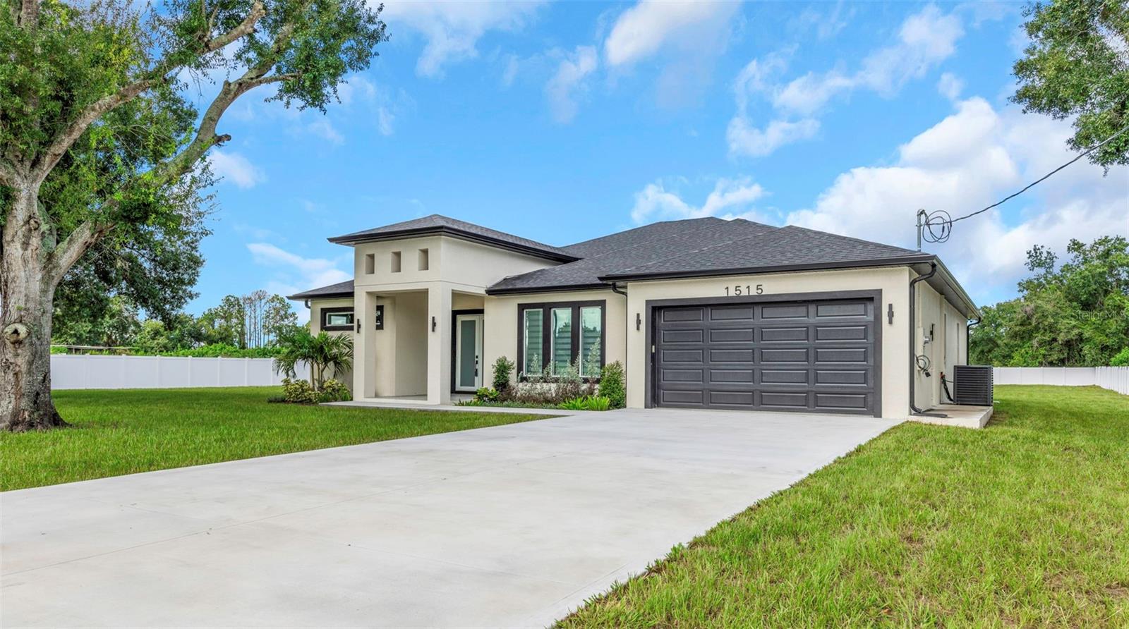 1515 30 St, Ruskin, FL 33570 photo