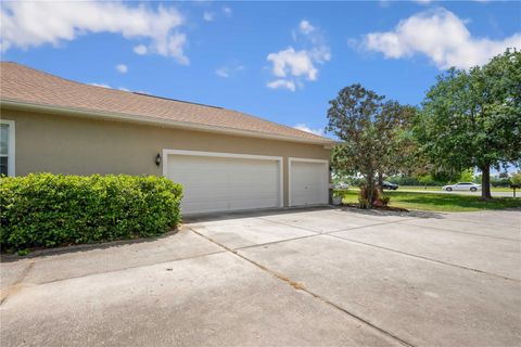 Single Family Residence in DADE CITY FL 9916 PREAKNESS STAKES WAY 59.jpg