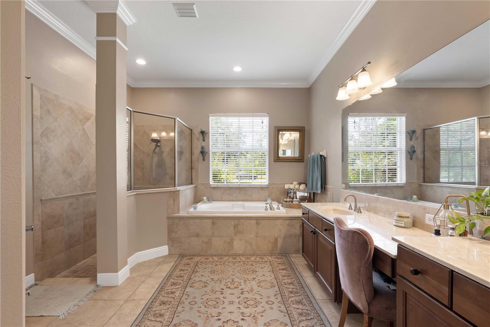 Single Family Residence in DADE CITY FL 9916 PREAKNESS STAKES WAY 28.jpg