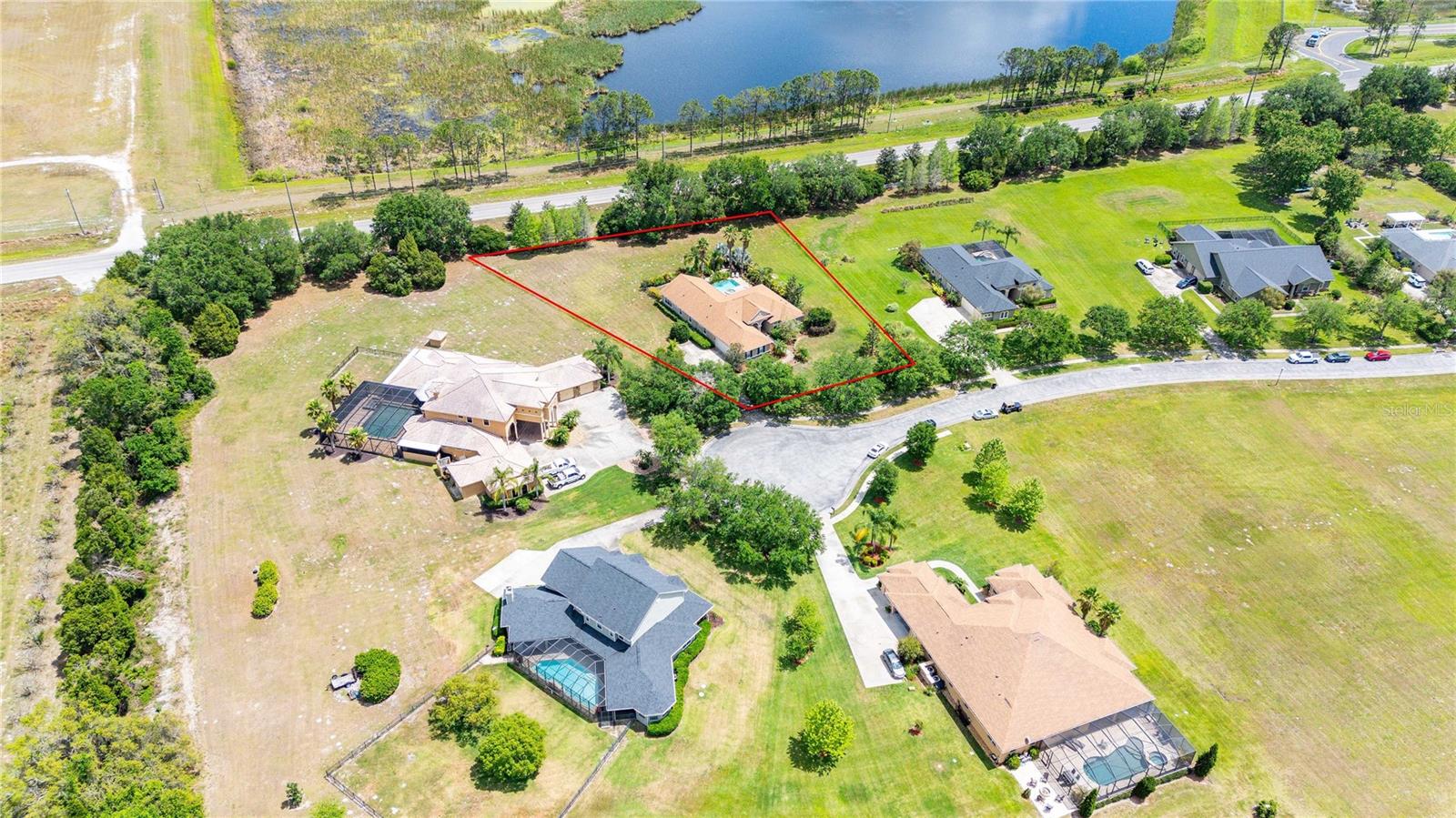 Single Family Residence in DADE CITY FL 9916 PREAKNESS STAKES WAY 70.jpg