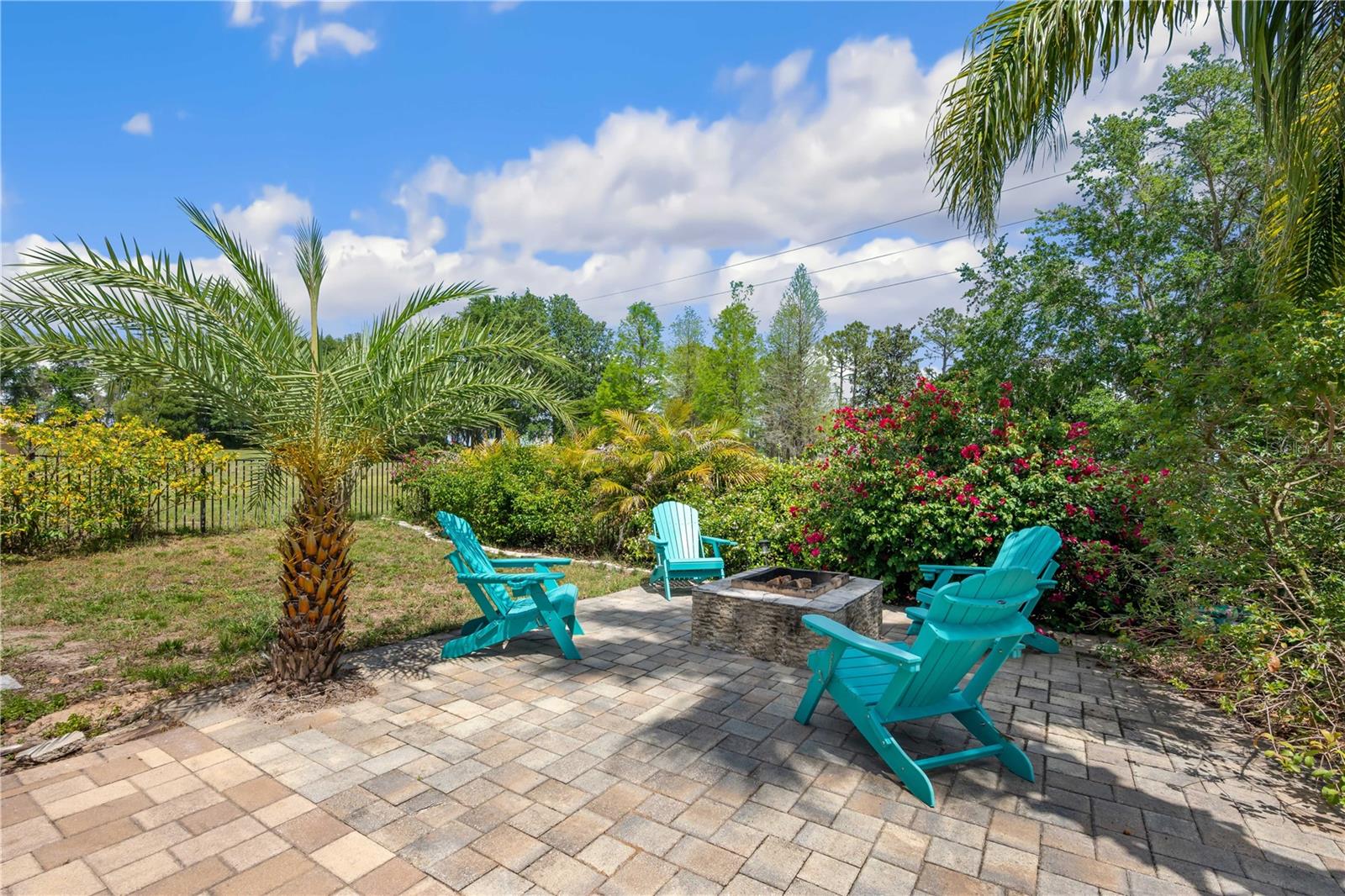 Single Family Residence in DADE CITY FL 9916 PREAKNESS STAKES WAY 52.jpg