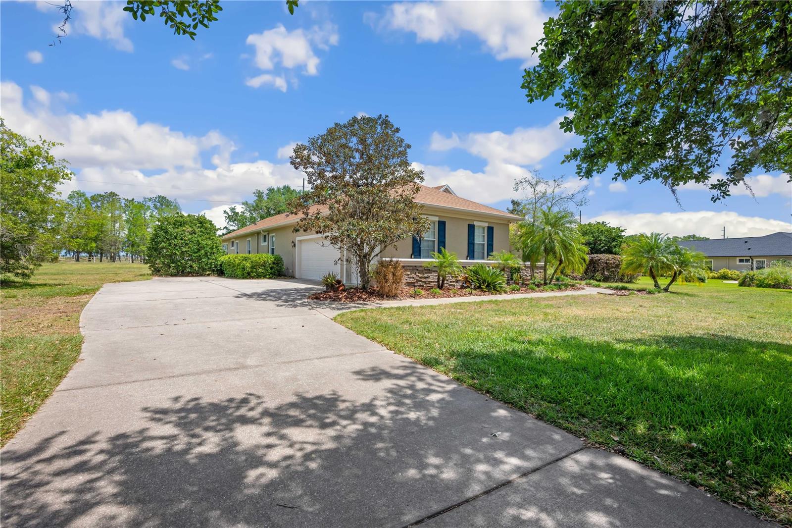 Single Family Residence in DADE CITY FL 9916 PREAKNESS STAKES WAY 57.jpg