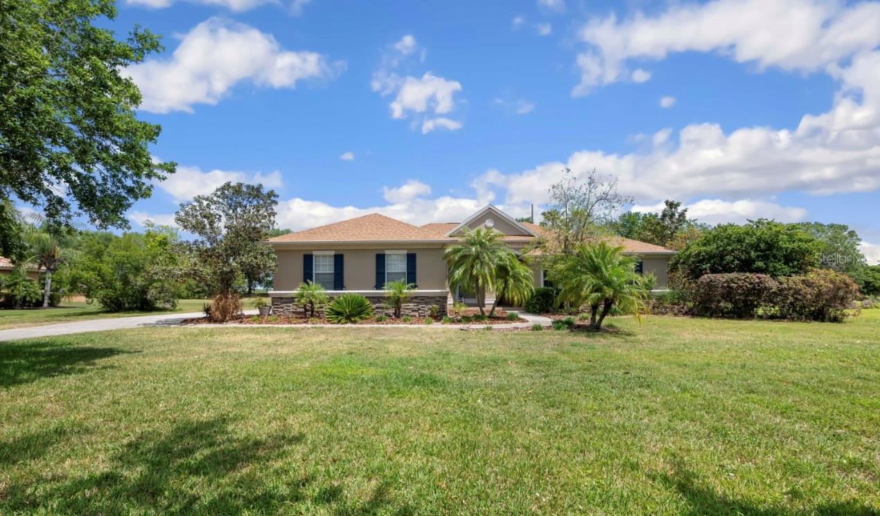 Single Family Residence in DADE CITY FL 9916 PREAKNESS STAKES WAY 71.jpg