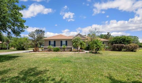 Single Family Residence in DADE CITY FL 9916 PREAKNESS STAKES WAY 71.jpg