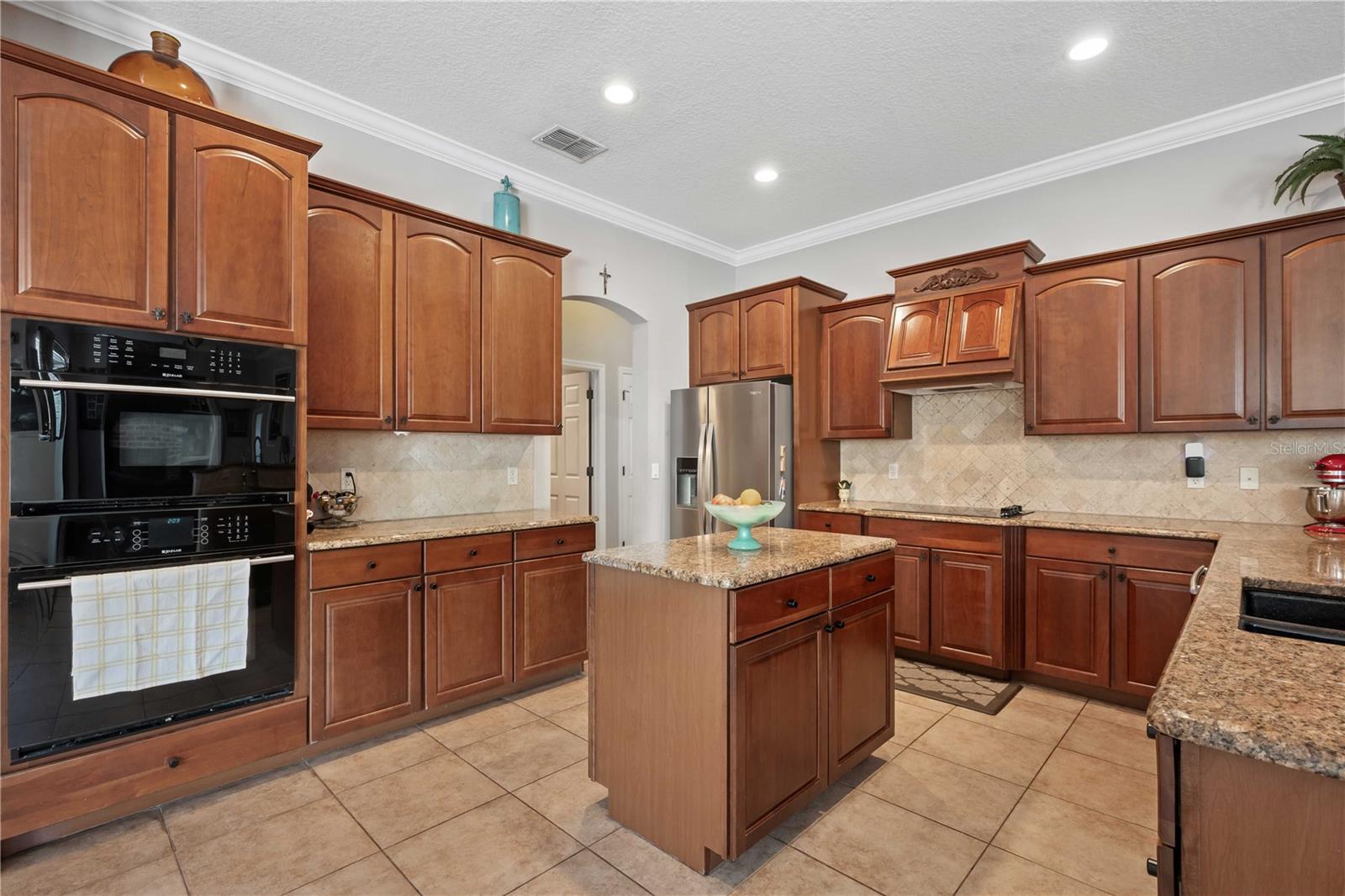Single Family Residence in DADE CITY FL 9916 PREAKNESS STAKES WAY 21.jpg