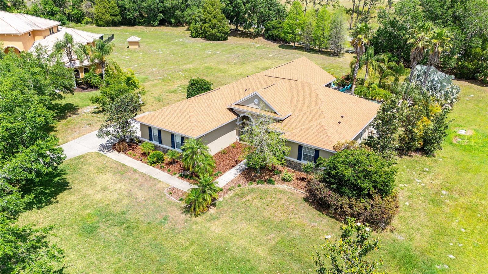 Single Family Residence in DADE CITY FL 9916 PREAKNESS STAKES WAY 60.jpg