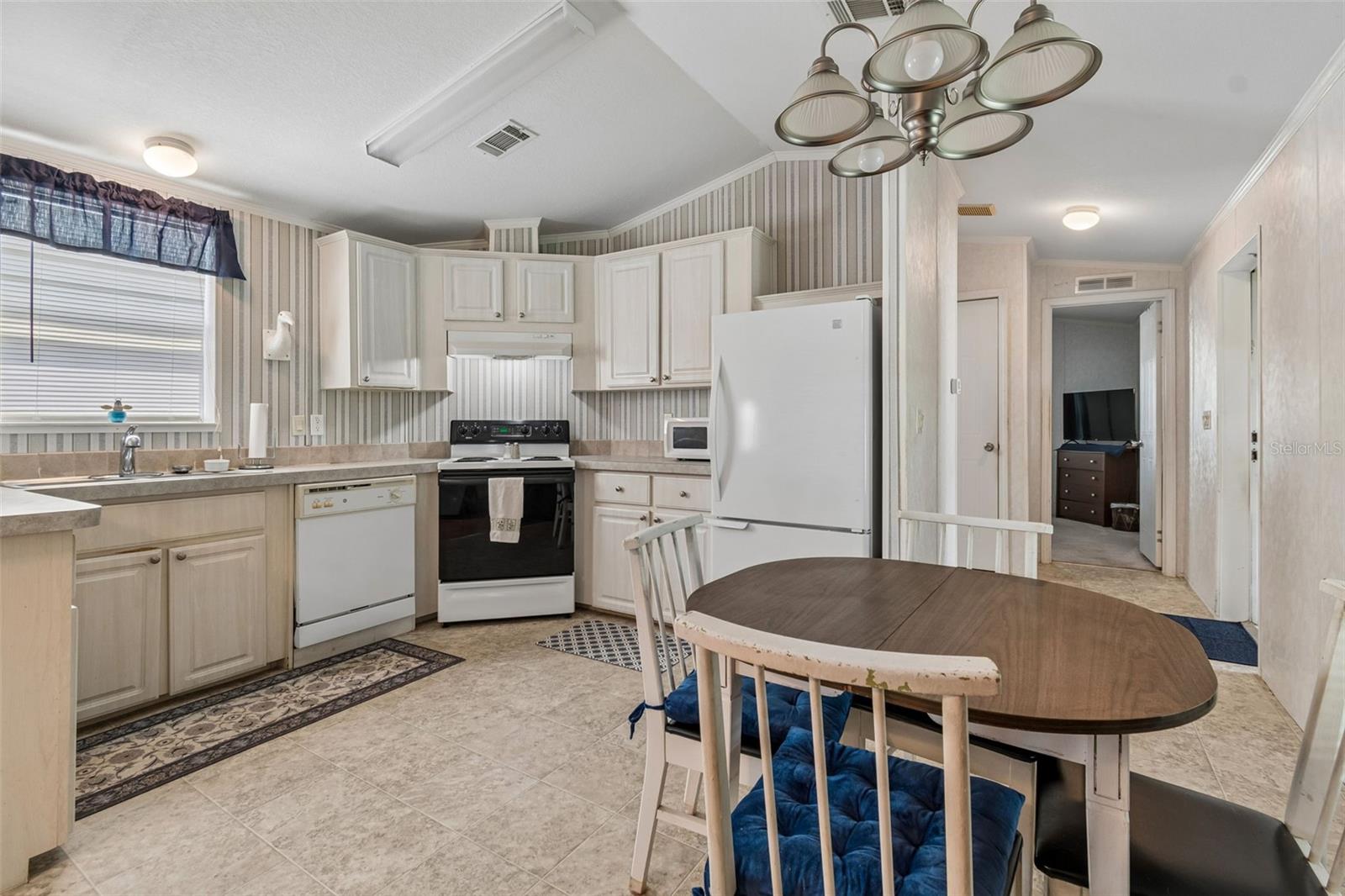 34992 Fraser St, Dade City, FL 33523 photo