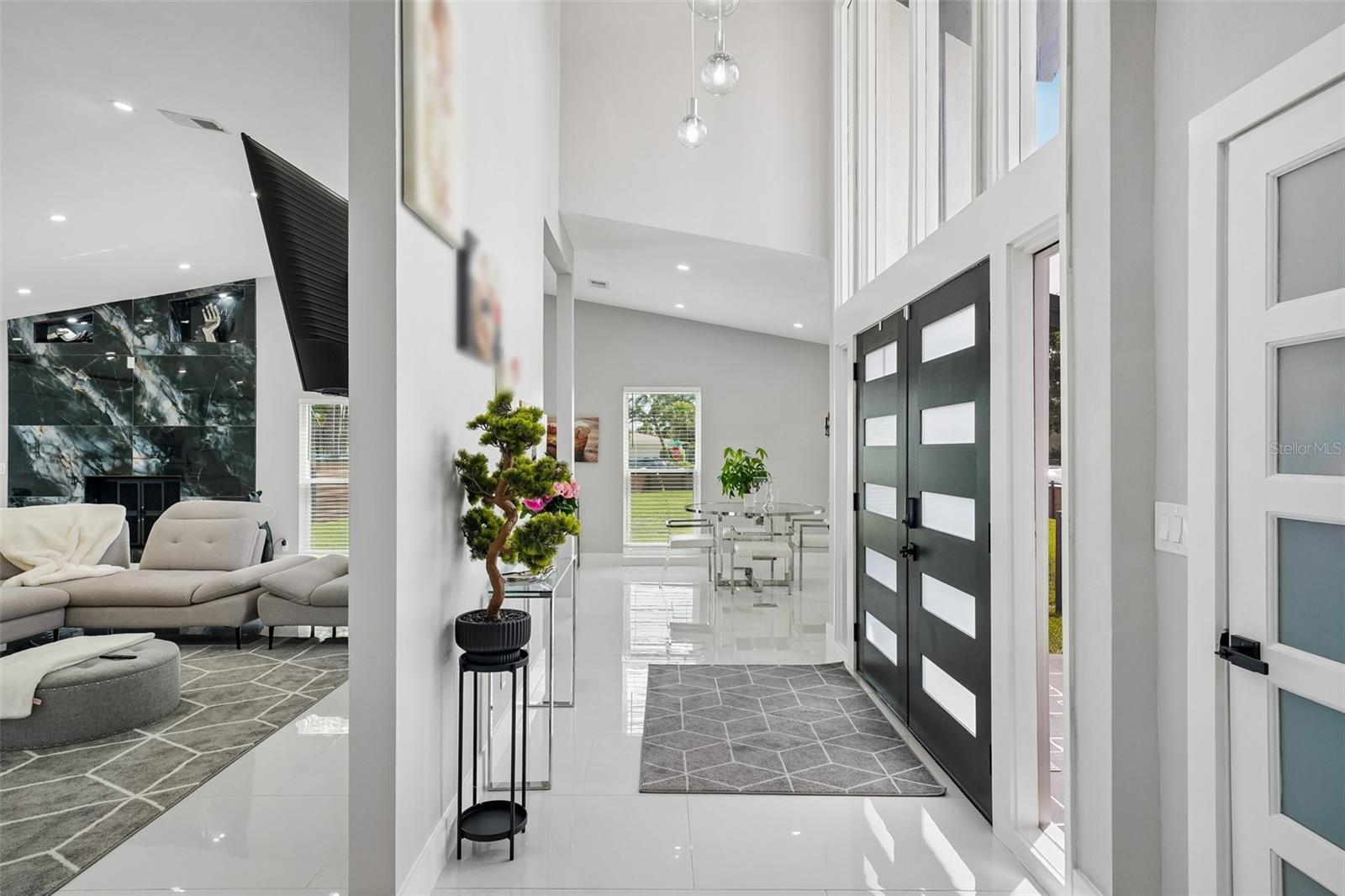 5201 Huntington St, Saint Petersburg, FL 33703 photo