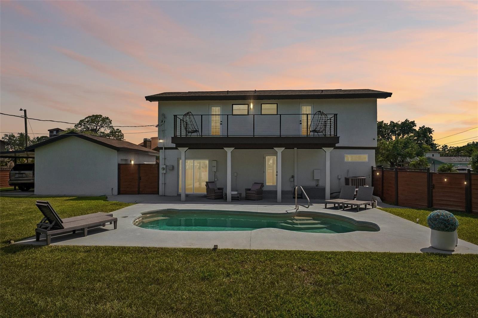 5201 Huntington St, Saint Petersburg, FL 33703 photo
