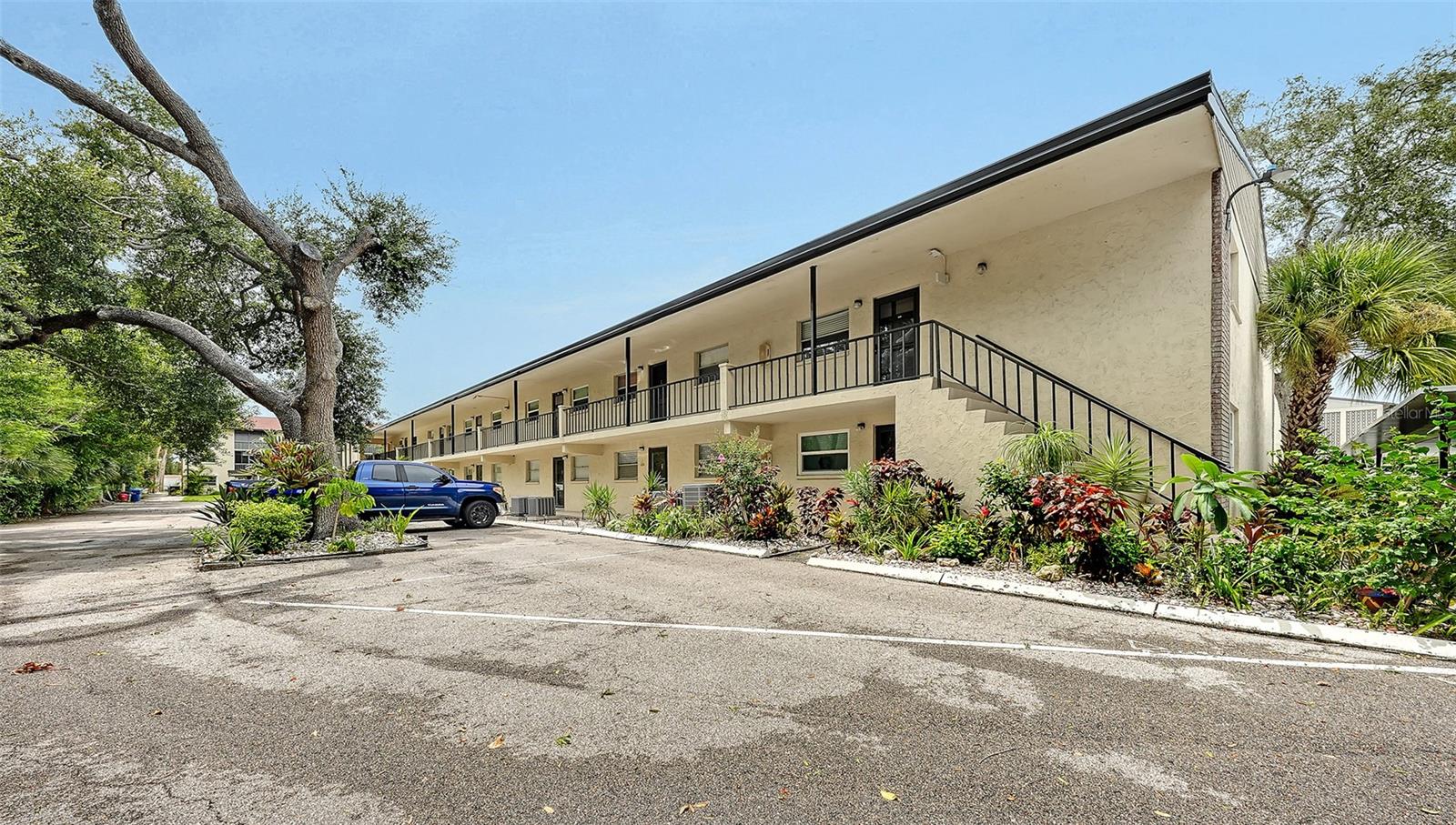 2260 Stickney Point Rd, Sarasota, FL 34231