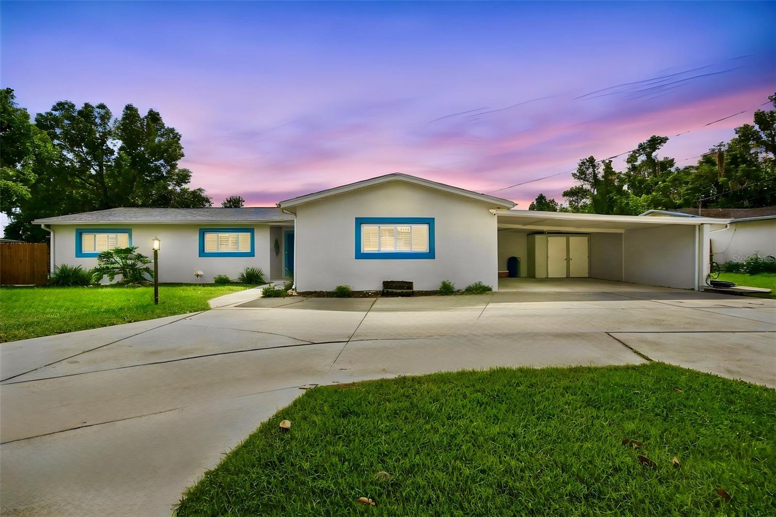 1303 Kings Bay Dr, Crystal River, FL 34429