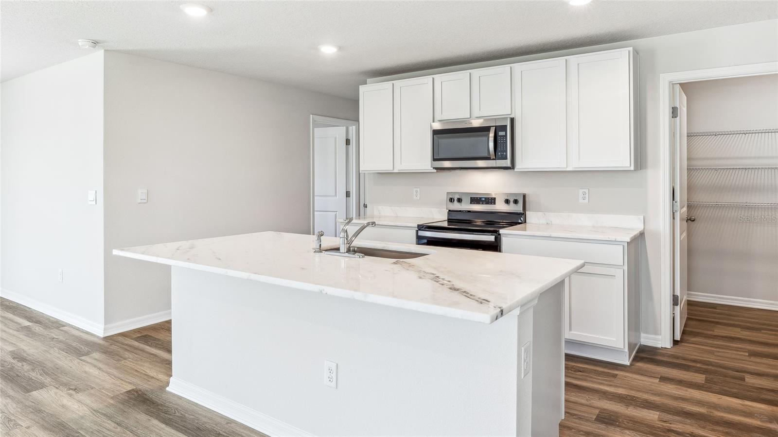 4380 57 Ave, Saint Petersburg, FL 33714 photo