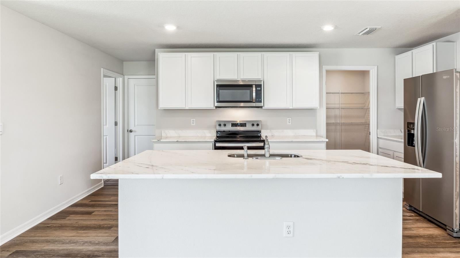 4380 57 Ave, Saint Petersburg, FL 33714 photo
