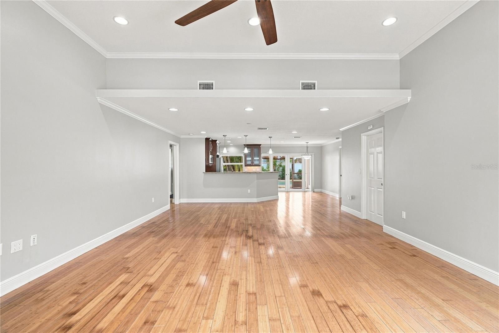 9500 118 Ln, Seminole, FL 33772 photo
