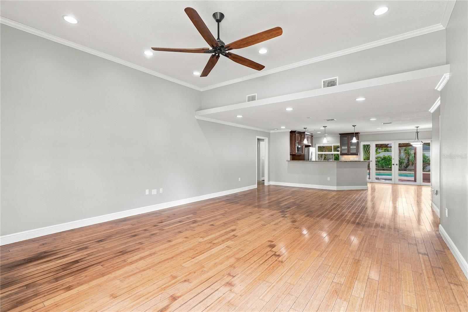 9500 118 Ln, Seminole, FL 33772 photo