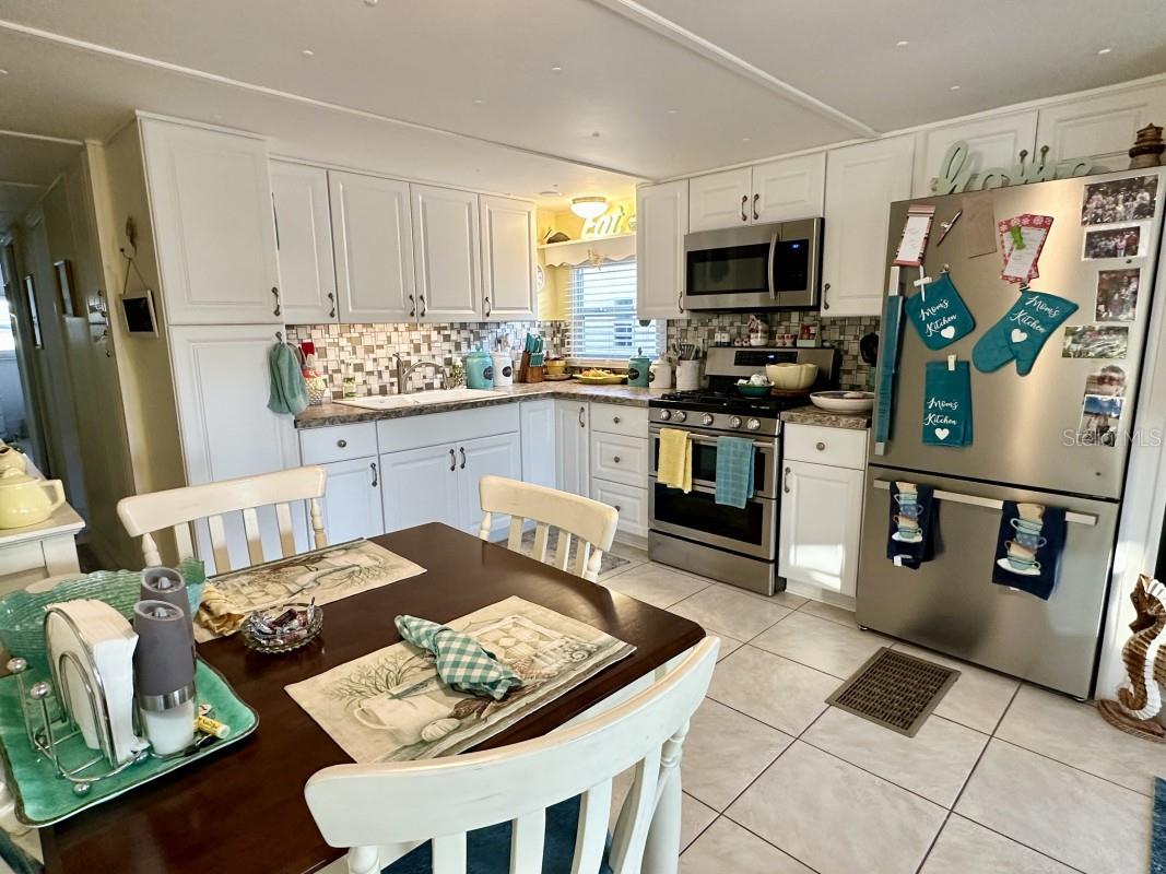 2094 Detroiter St, Sarasota, FL 34231 photo