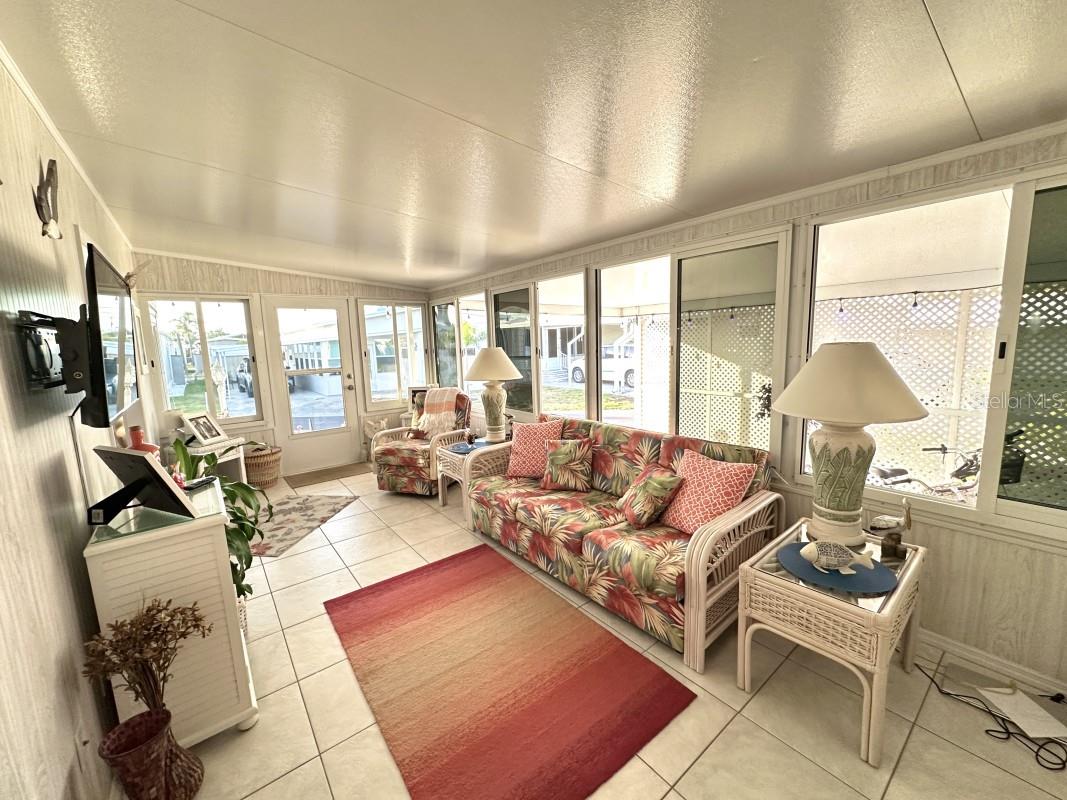 2094 Detroiter St, Sarasota, FL 34231 photo